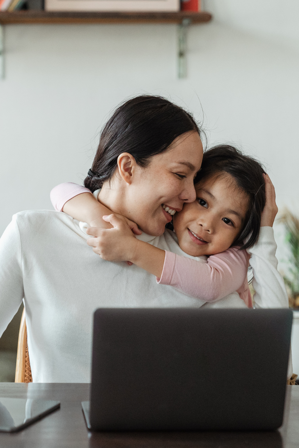 How to Start a Profitable Blog as a Stay at Home Mom